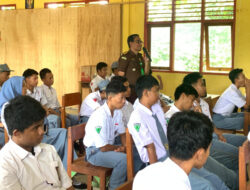 Program Jaksa Masuk Sekolah, Kejati Sultra Sambangi SMK Negeri 6 Kendari