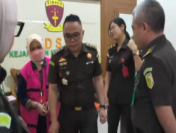 Eks Sekda Kendari Nahwa Umar Resmi Ditahan Kejari